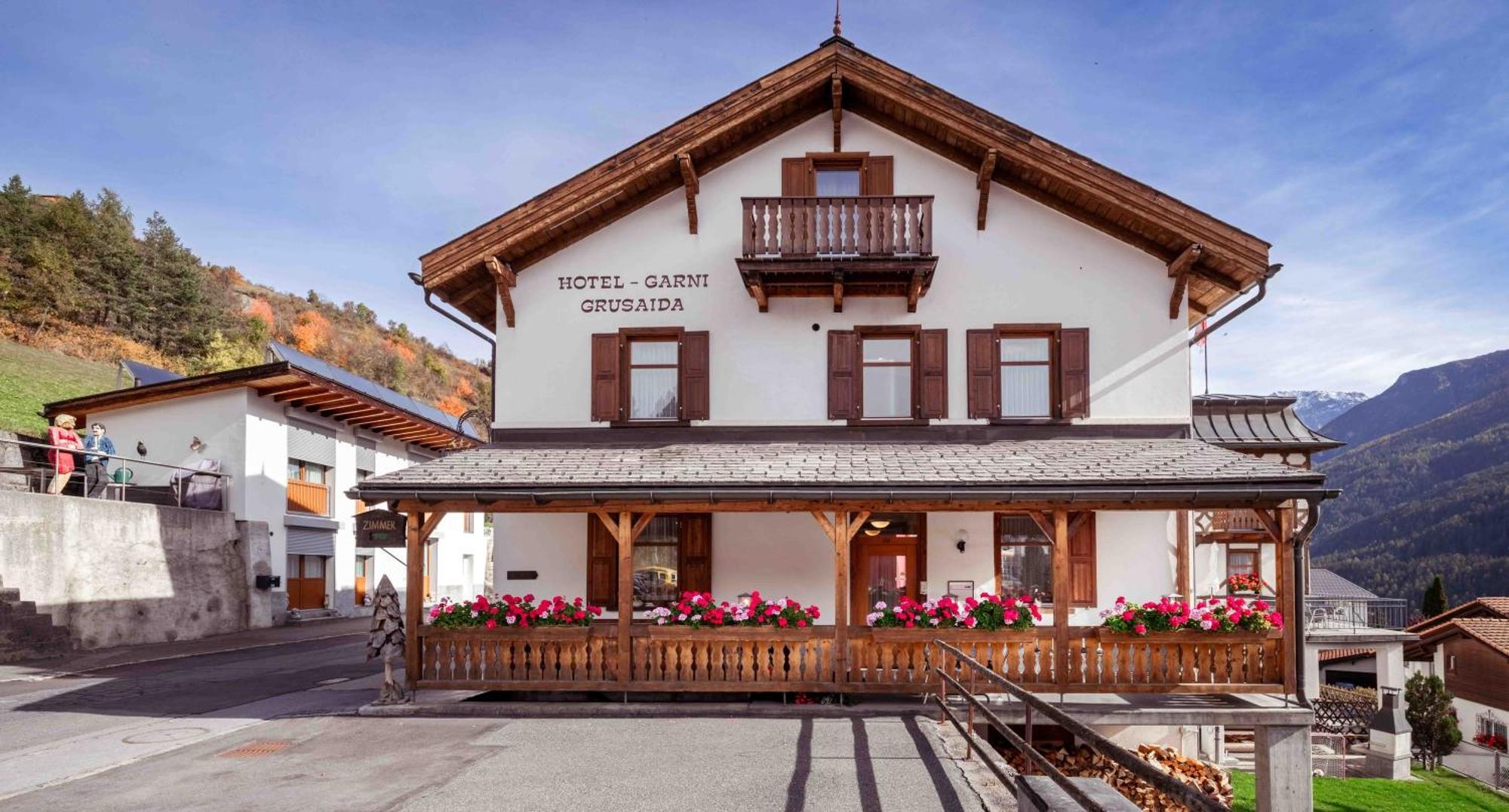 Garni Alpenrose - Grusaida Scuol Eksteriør billede